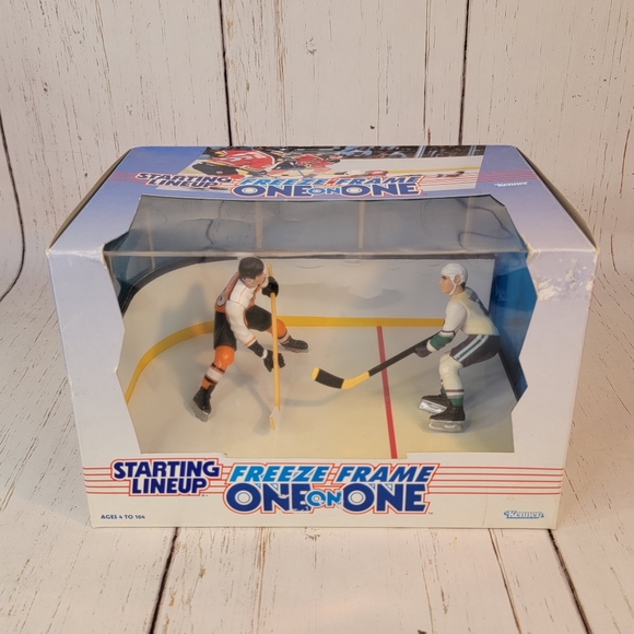 Starting Line Up One on One Paul Kariya & Eric Lindros Vintage Collectible - Picture 2 of 14
